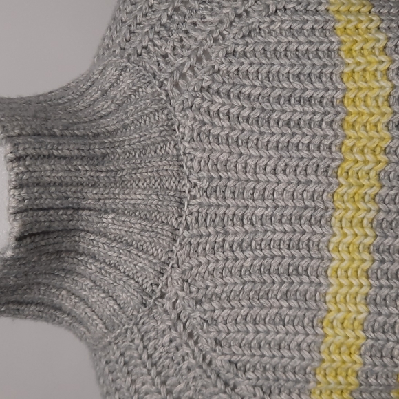 Victoria Secret Gray and Yellow Mock Turtleneck Shaker Knit Sweater, Size XS - Picture 5 of 6